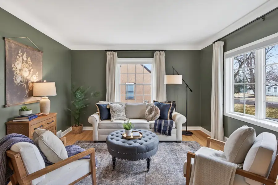 2712 5th Avenue E, Saint Paul, MN 55109 - #2