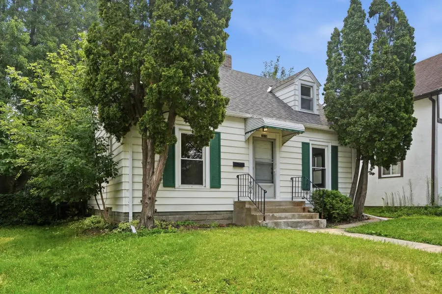 3318 Irving Avenue N, Minneapolis, MN 55412 - #3