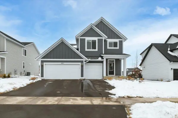 5121 Coronado Drive, Woodbury, MN 55129