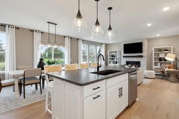 10398 Mcgregor Boulevard, Woodbury, MN 55129