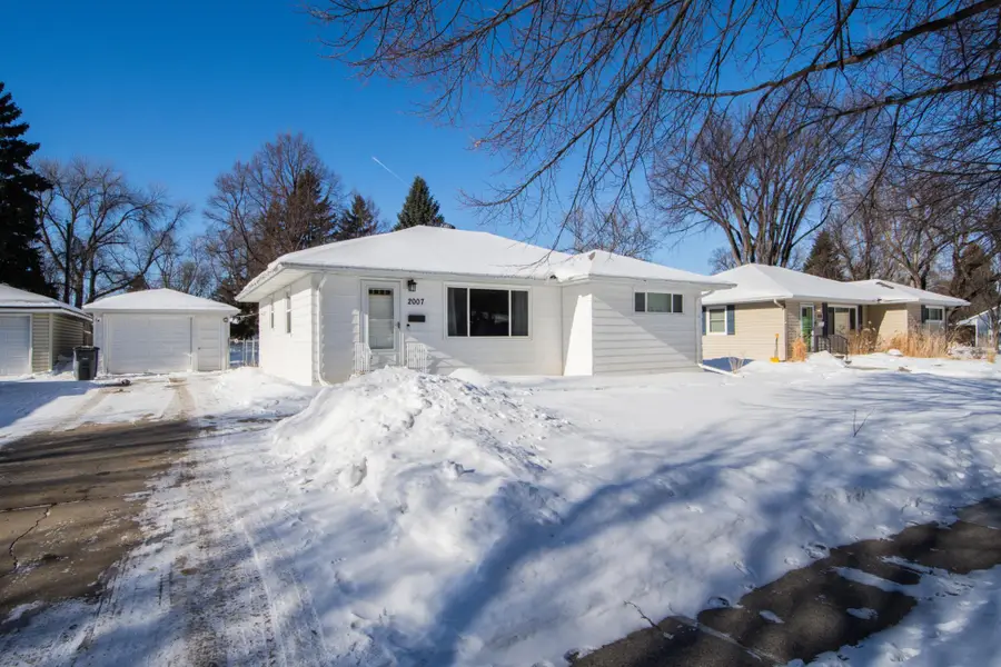 2007 6th Street S, Moorhead, MN 56560 - Image #2