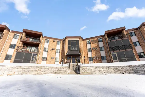 2690 Oxford Street N #209, Roseville, MN 55113