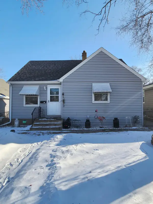 4737 4th Street Ne, Minneapolis, MN 55421