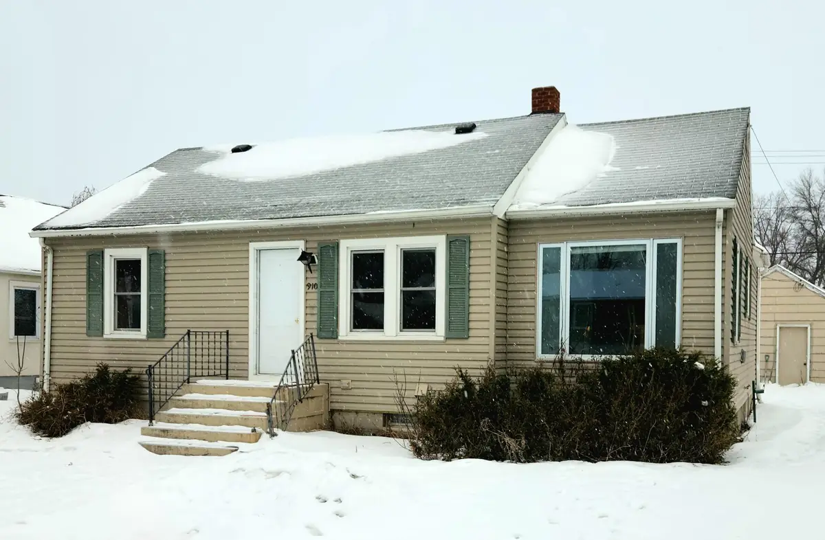 910 11th Street, International Falls, MN 56649 - #1