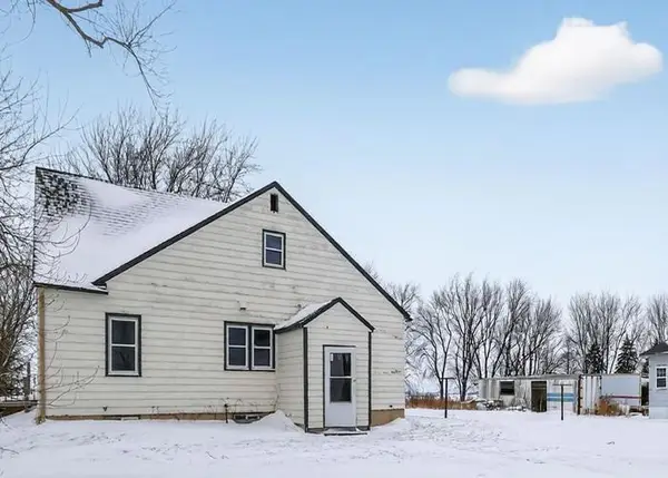 8225 485th Street, Kenyon, MN 55946