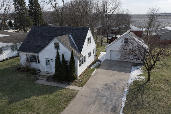 903 W Birch Avenue, Olivia, MN 56277