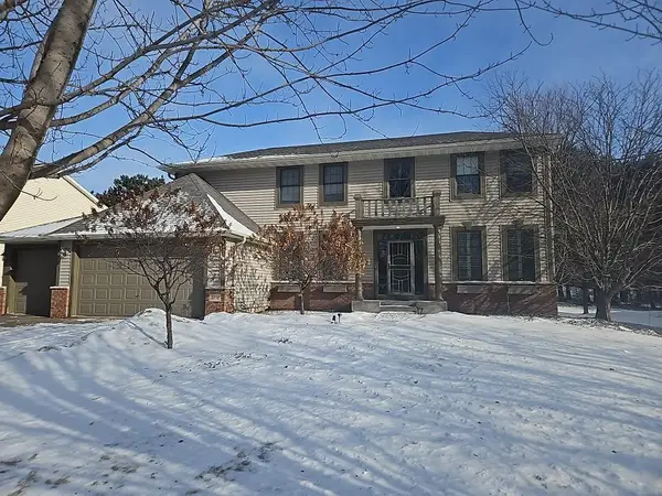 10772 Hawthorn Trail, Woodbury, MN 55129