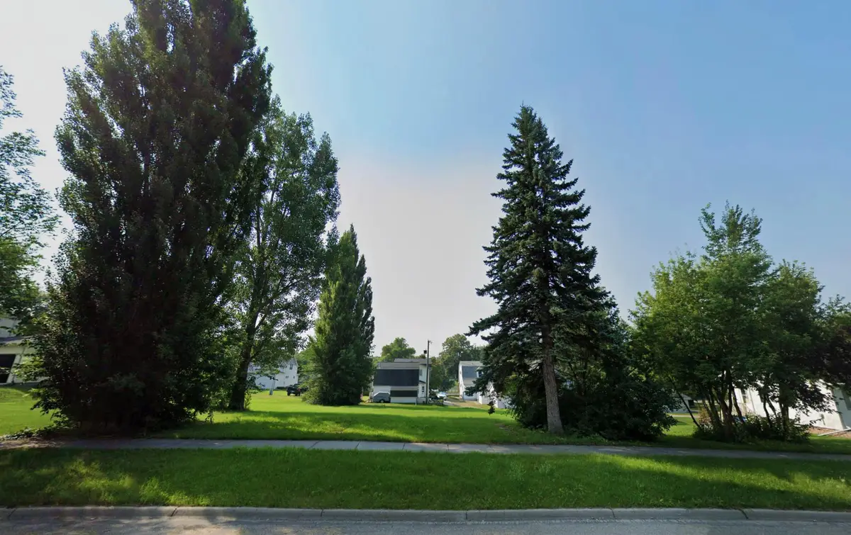 520 Summit Avenue N, Crookston, MN 56716 - #1