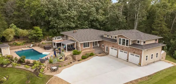 217 Cedar Drive W, Hudson, WI 54016