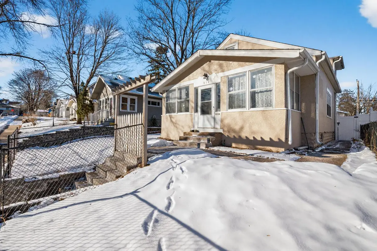 219 Winona Street W, West Saint Paul, MN 55118 - #1