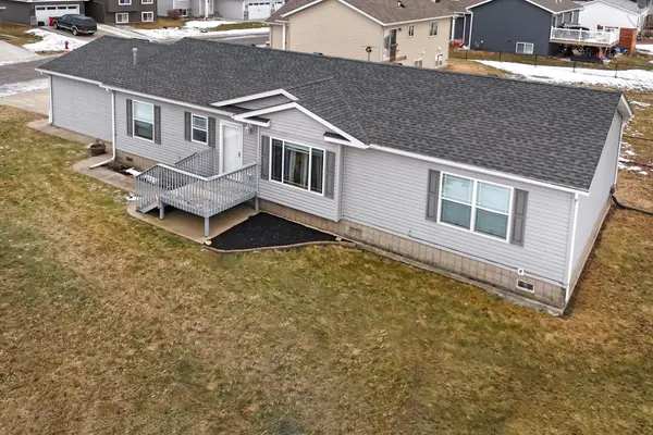 78 5th Avenue Se, Kasson, MN 55944