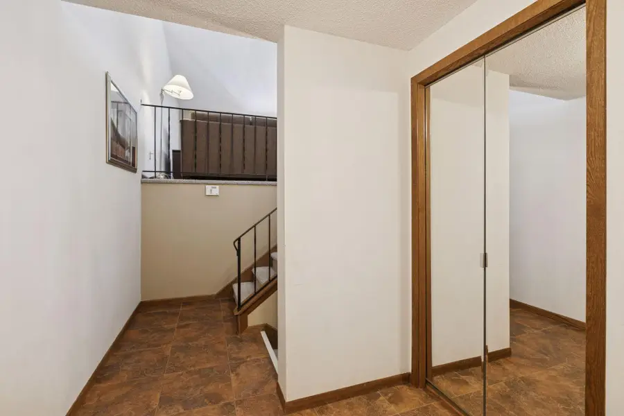 2406 County Road D W #4, Saint Paul, MN 55112 - #2