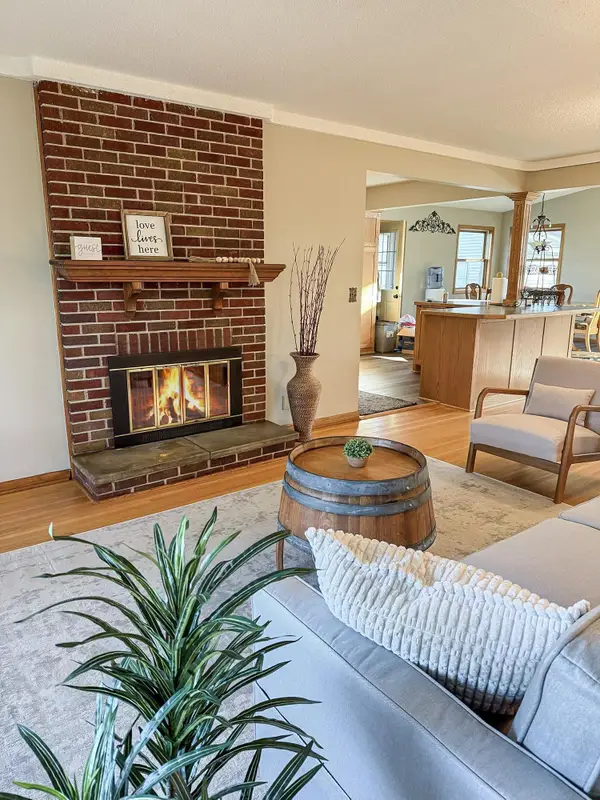 1340 69th Avenue Ne, Minneapolis, MN 55432