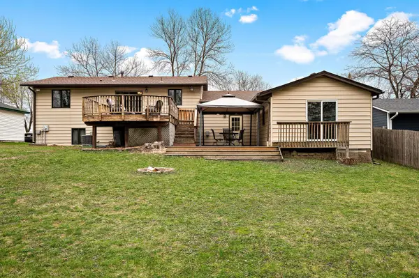 109 Summit Drive Ne, Saint Michael, MN 55376