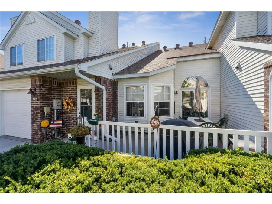 547 Old Steine Circle, Saint Paul, MN 55112 - Image #3