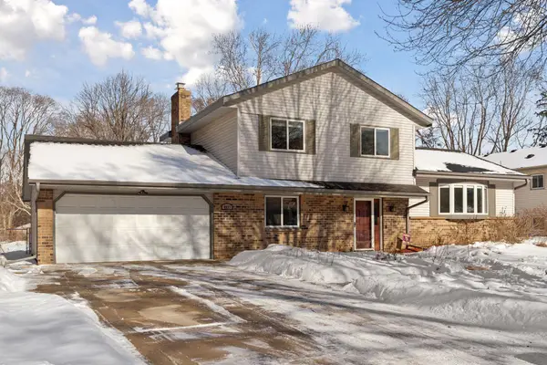 4027 86th Lane Ne, Circle Pines, MN 55014