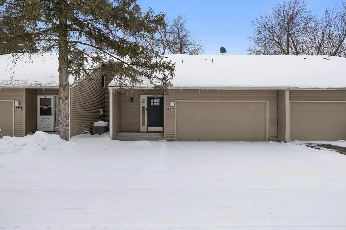 935 Monterey Court N, Shoreview, MN 55126 - #1