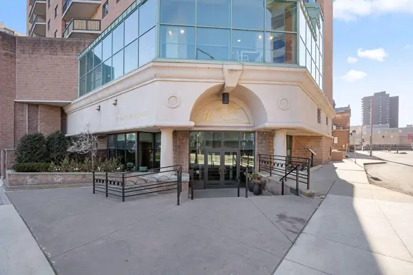 78 10th Street E #1502, Saint Paul, MN 55101