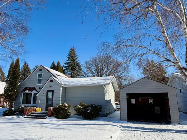 602 Main Avenue N, Roseau, MN 56751