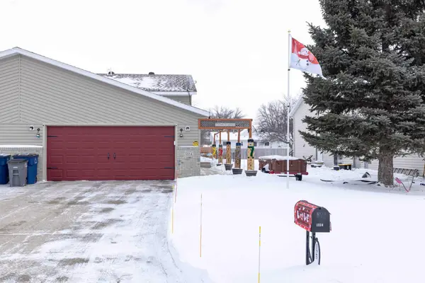 1224 7th Street N, Moorhead, MN 56560