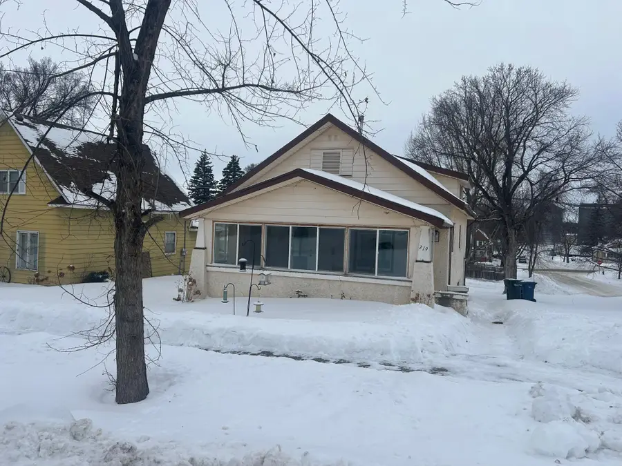 219 E Vasa Avenue, Fergus Falls, MN 56537 - #3