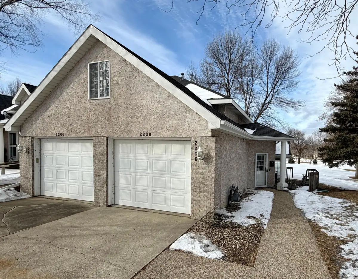 2208 10th Avenue Se, Willmar, MN 56201 - #1