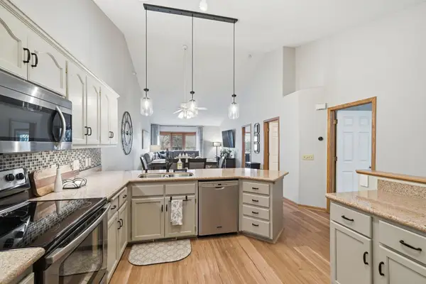 5554 Nathan Lane N #4, Minneapolis, MN 55442