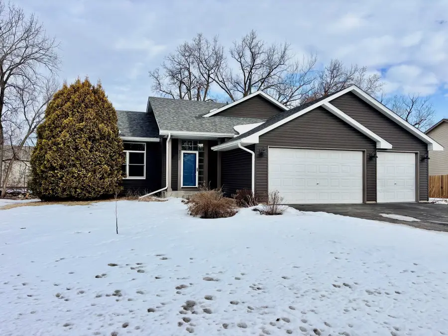 7550 31st Street N, Oakdale, MN 55128 - #2