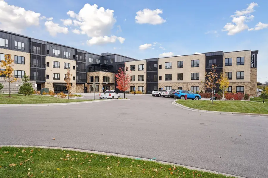 1948 W Wayzata Boulevard #105, Long Lake, MN 55356 - Image #2