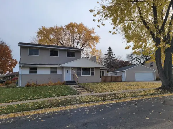 10 Logan Avenue E, West Saint Paul, MN 55118