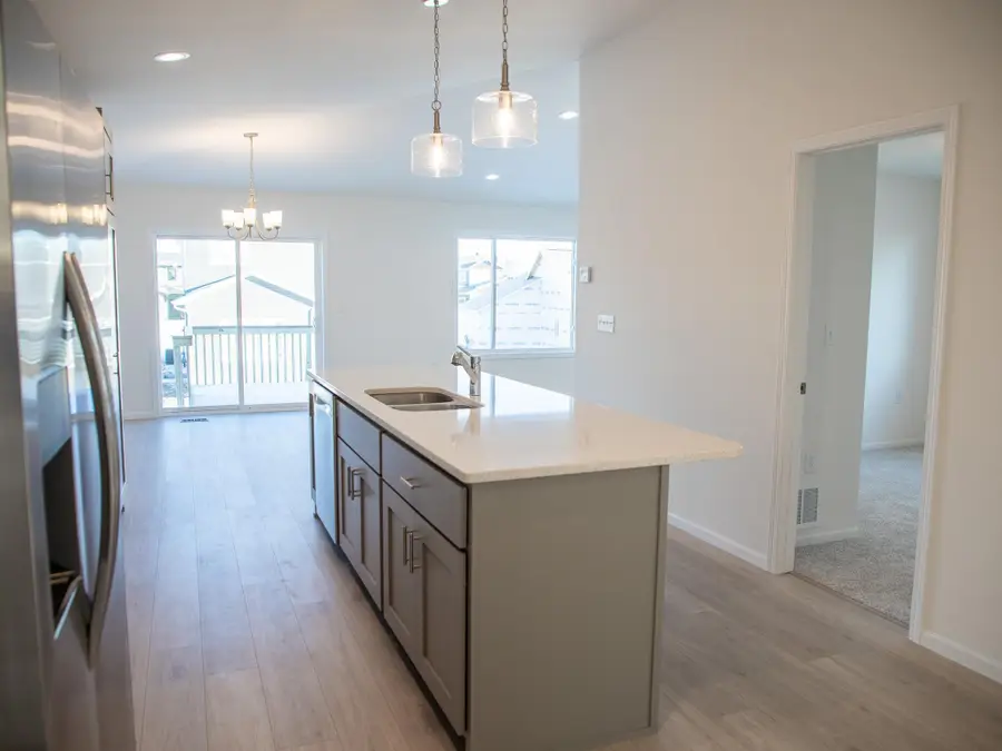 6742 Meadow View Drive S, Fargo, ND 58104 - Image #2