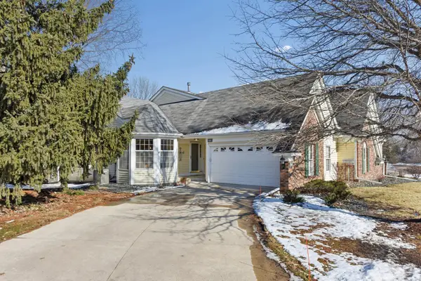 1261 Pond View Lane, Saint Paul, MN 55110