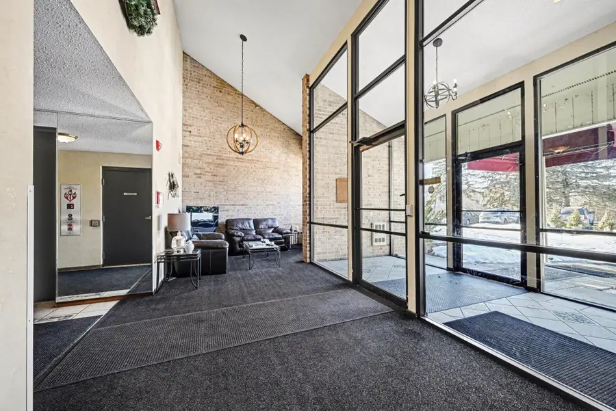 5645 Green Circle Drive #315, Minnetonka, MN 55343 - #3