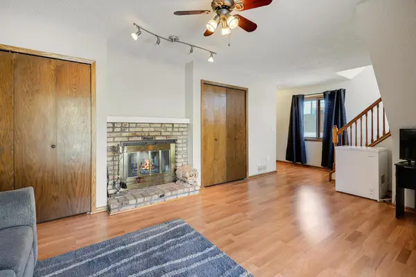 8525 Maplebrook Parkway N, Minneapolis, MN 55445