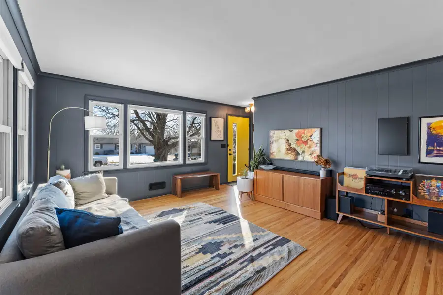 3021 31st Avenue Ne, Minneapolis, MN 55418 - #3