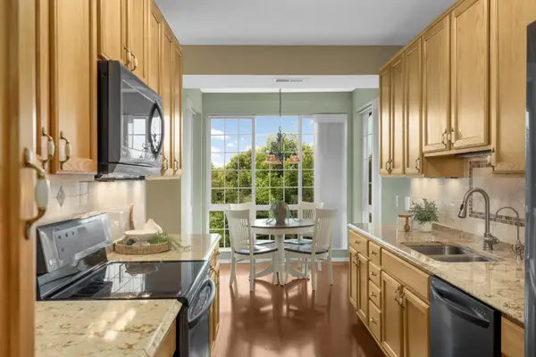 100 Clydesdale Trail #328, Hamel, MN 55340