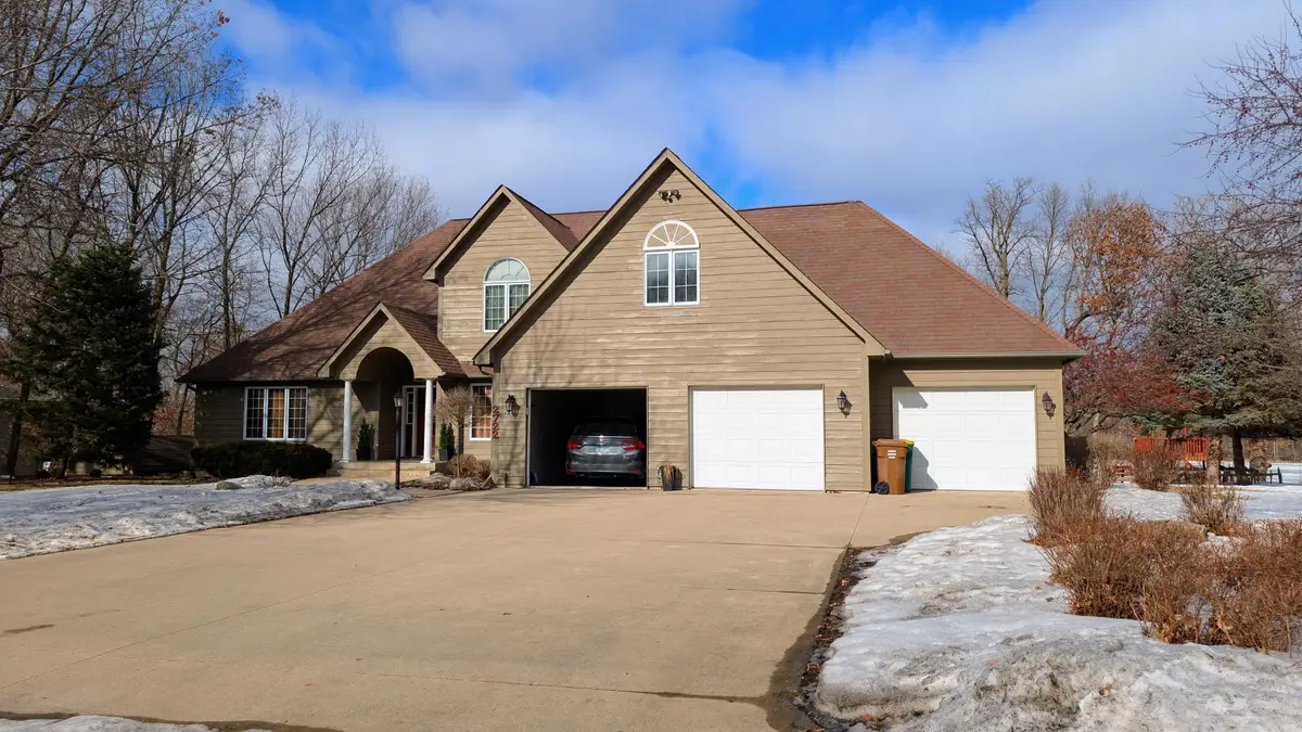 2722 Campus Lane, Albert Lea, MN 56007 - #1