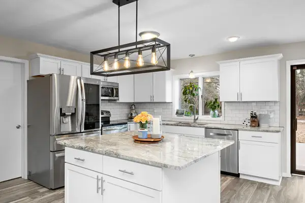 5249 W 95th Street, Bloomington, MN 55437