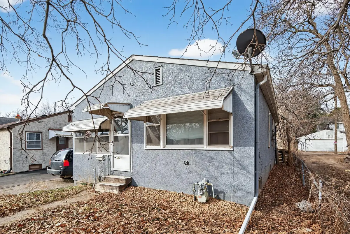 913 Russell Street, Saint Paul, MN 55106 - #1