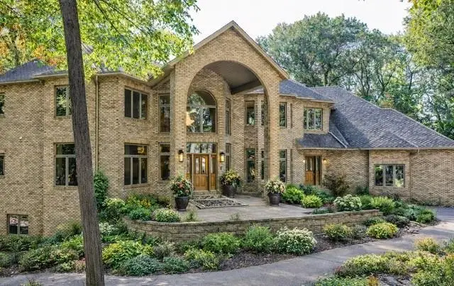 4 W Bay Lane, North Oaks, MN 55127 - #1