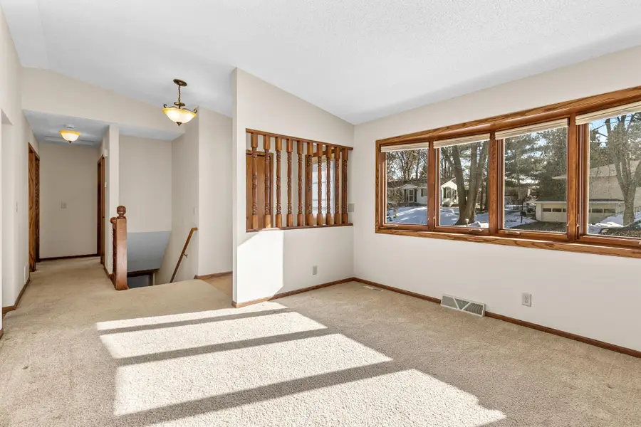 727 Terrace Drive, Saint Paul, MN 55113 - Image #3