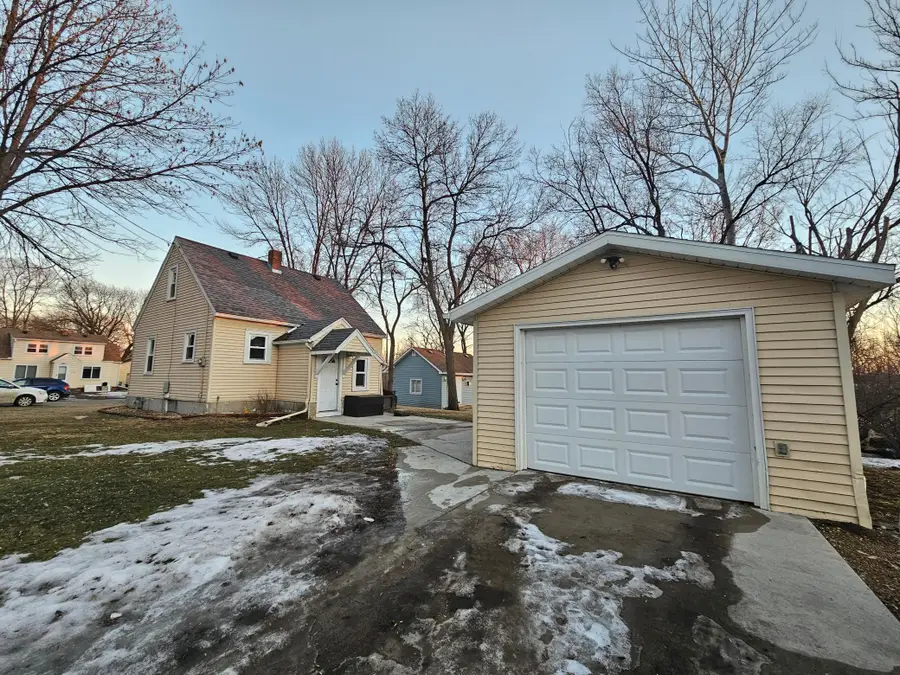 109 Charlotte Avenue, Albert Lea, MN 56007 - #3