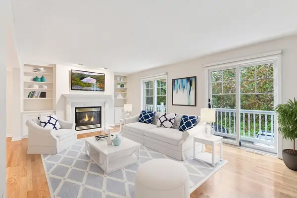 204 Central Avenue S, Wayzata, MN 55391