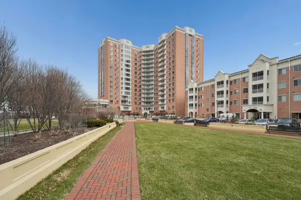 6600 Lyndale Avenue S #402, Minneapolis, MN 55423