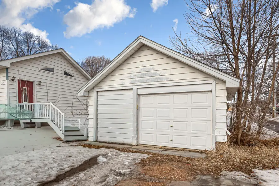 1606 Greeley Avenue N, Glencoe, MN 55336 - #2