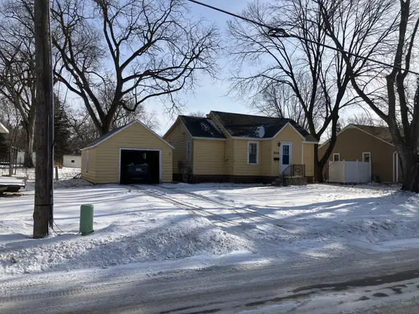909 SE 5th Street Se, Waseca, MN 56093
