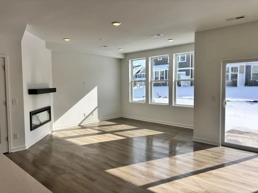 4760 Airlake Curve, Woodbury, MN 55129 - #2