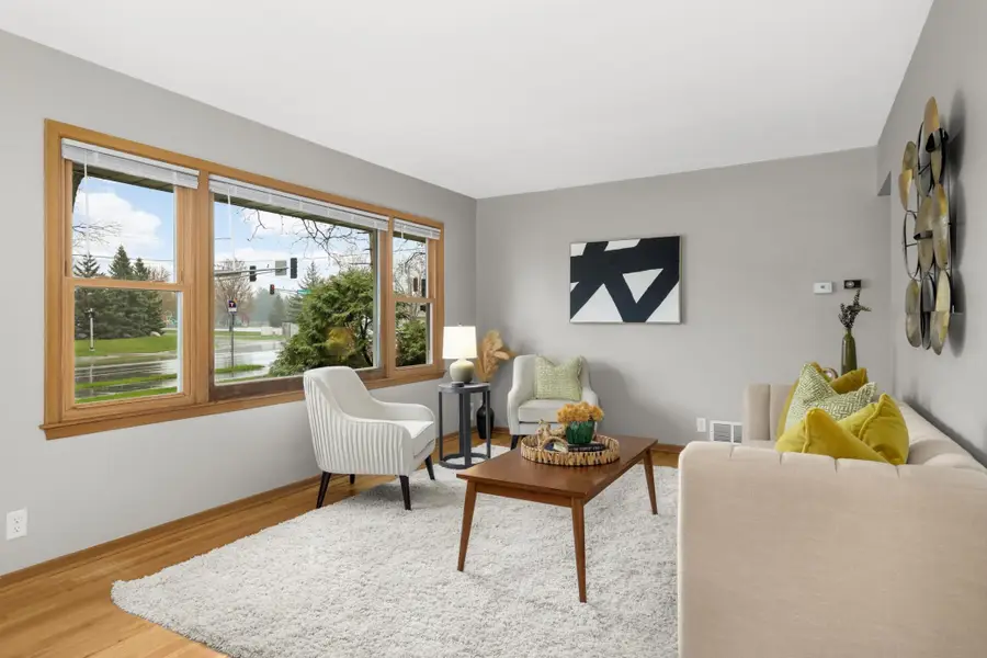 4389 Hodgson Road, Saint Paul, MN 55126 - #3