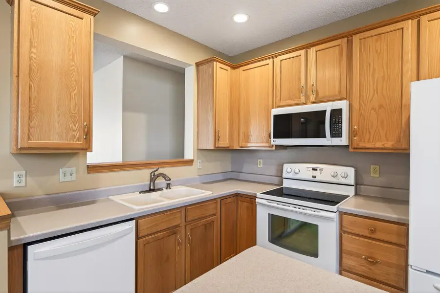 5932 Prairie Ridge Drive, Saint Paul, MN 55126 - #3