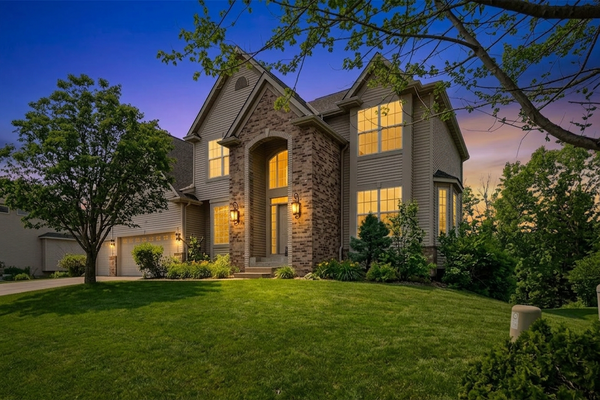 6340 Highland Hills Boulevard S, Cottage Grove, MN 55016